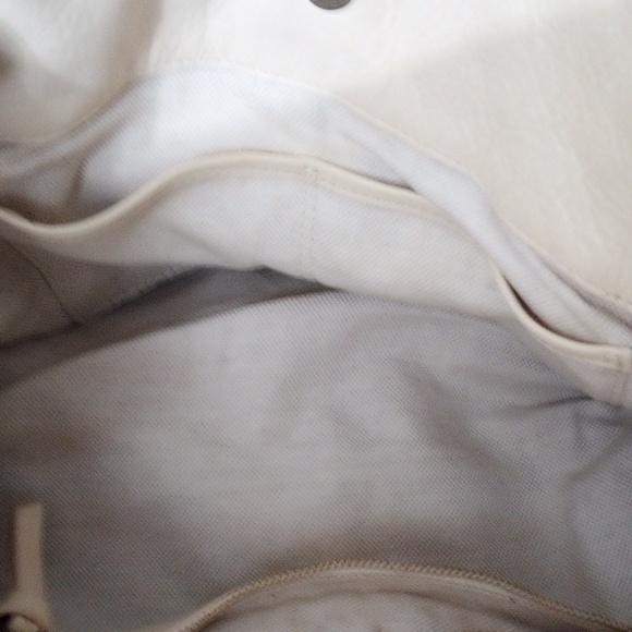 Michael kors leather purse LG, in an ivory cream color - Picture 6 of 6